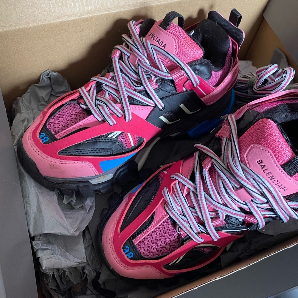 Balenciaga track